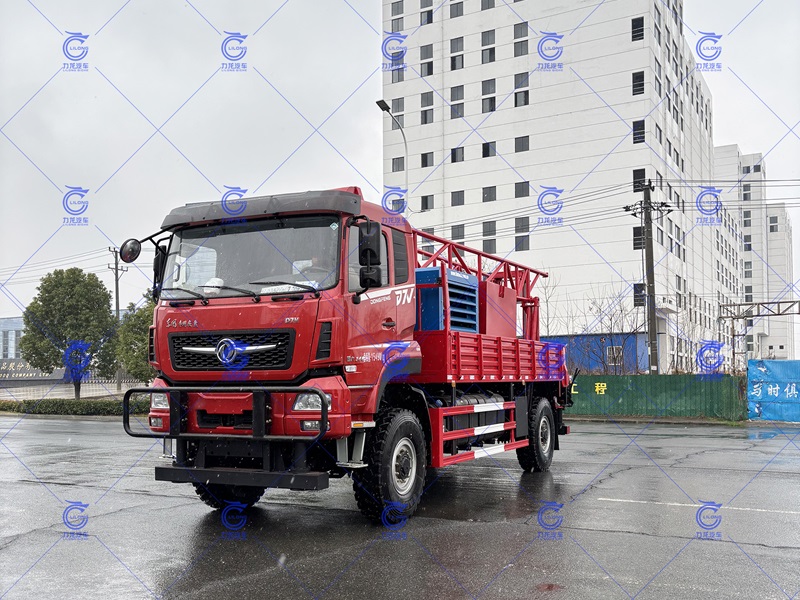 沙漠越野原裝四驅(qū)鉆機車